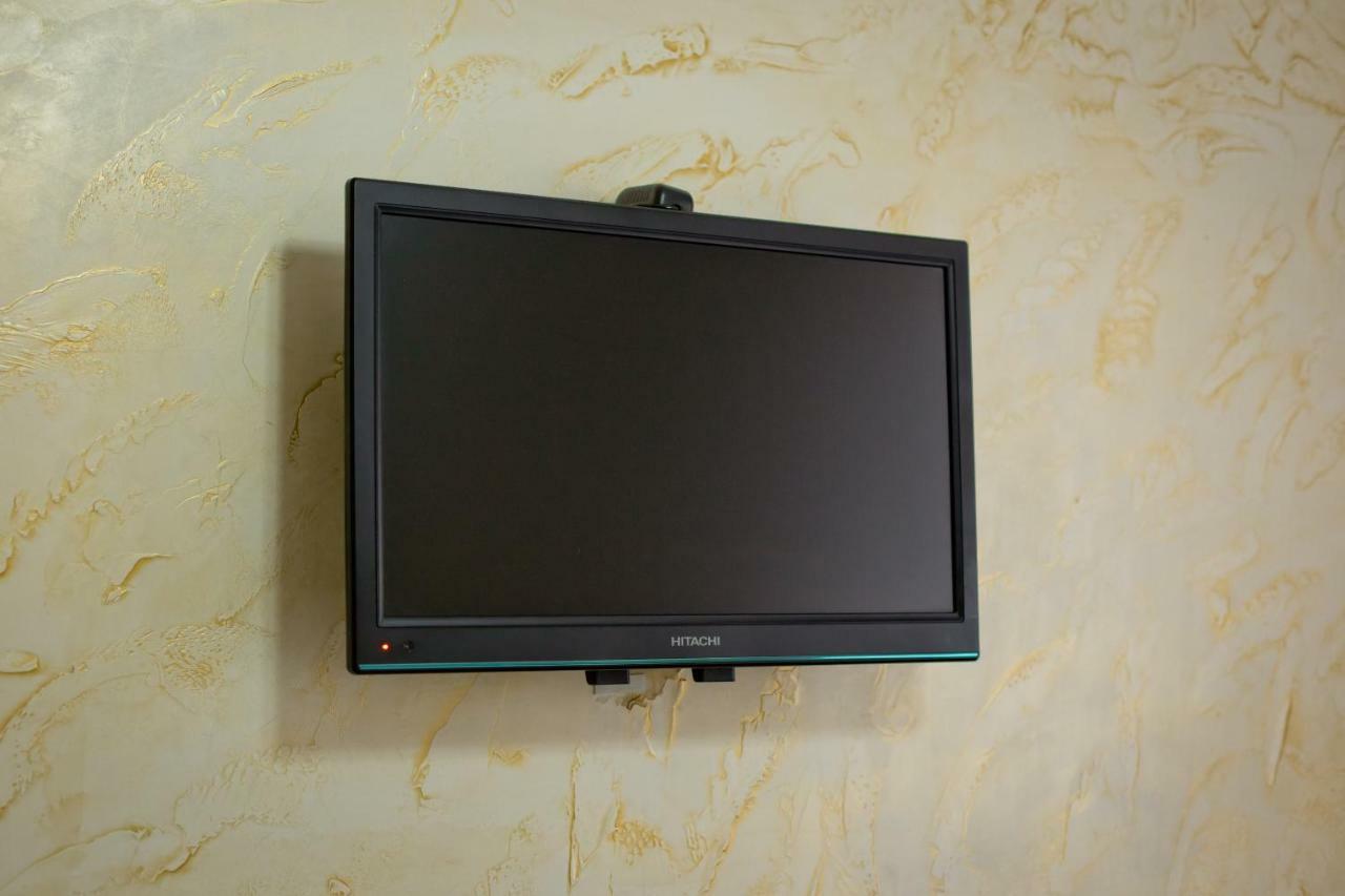 ホテル Vizit バトゥーミ エクステリア 写真